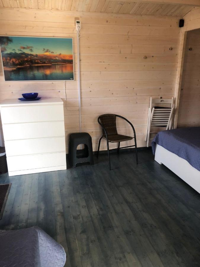 Womocamp Holzhuette 1 Hotel Saulkrasti Bagian luar foto